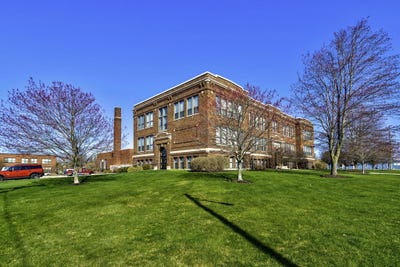 /international/us/460-broadway-street-south-haven-mi-110107052680/