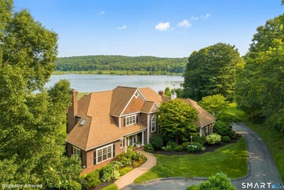 /international/us/323-river-road-deep-river-ct-110119399153/