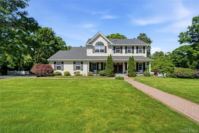 /international/us/9-ridgefield-drive-shoreham-ny-110108549227/
