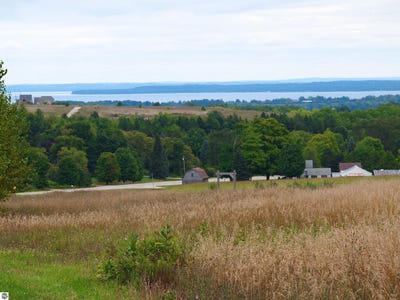 /international/us/parcel-b-e-duck-lake-road-suttons-bay-mi-110103659076/