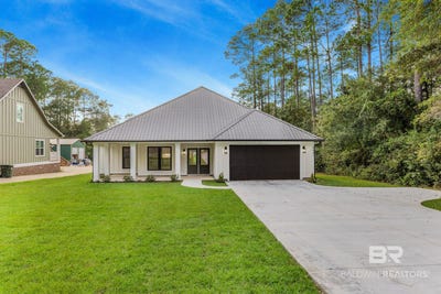 /international/us/9441-woodland-drive-elberta-al-110120458818/