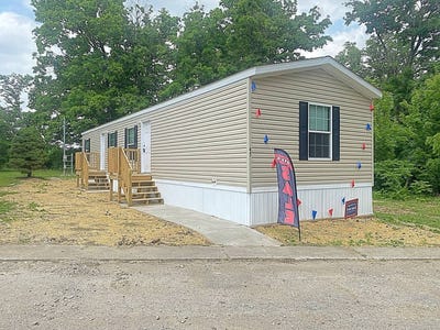 /international/us/212-anker-lane-germantown-hills-il-110100338223/