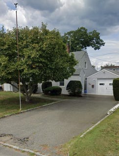 /international/us/671-lowell-street-westbury-ny-110110200434/