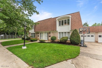 /international/us/2632-s-green-road-university-heights-oh-110100799920/