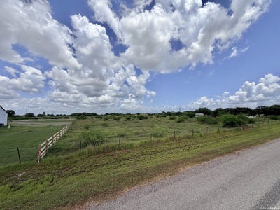 /international/us/e-maxwell-ditch-rd-port-lavaca-tx-110119791864/