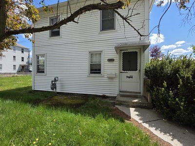 /international/us/27-cross-street-grafton-ma-110107874851/