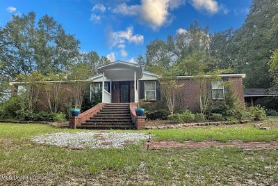 /international/us/202-howell-road-lucedale-ms-110102072585/