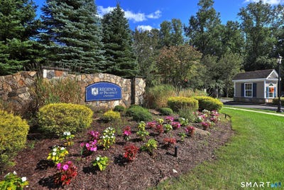 /international/us/104-cherry-circle-prospect-ct-110106693795/