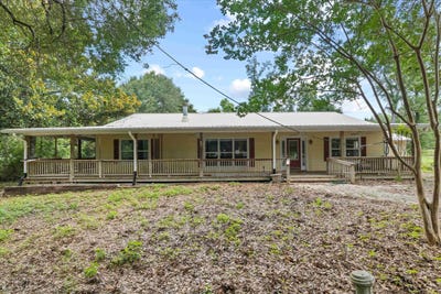 /international/us/5688-highway-90-marianna-fl-110103157845/
