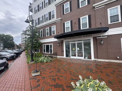 /international/us/200-first-street-dover-nh-110100820641/