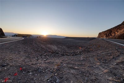 /international/us/527-rock-peak-drive-henderson-nv-110108177885/