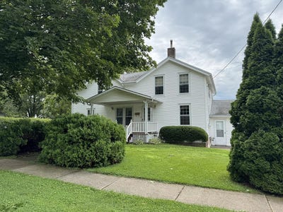 /international/us/310-e-pearl-lanark-il-110101257641/