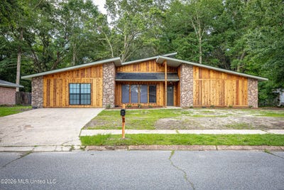 /international/us/106-booth-circle-ocean-springs-ms-110108578545/