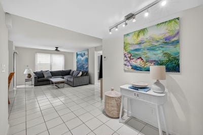 /international/us/8451-shadow-court-coral-springs-fl-110101255539/
