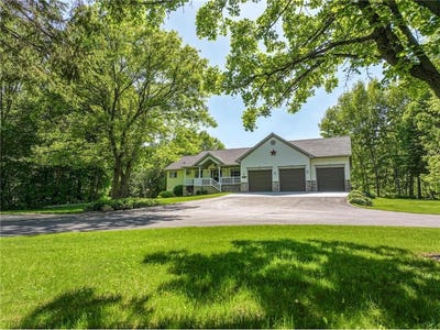 /international/us/1966-liberty-road-ne-alexandria-mn-110107783419/