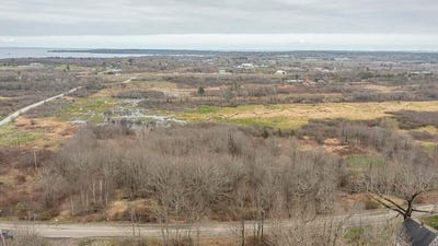 /international/us/14-w-meadow-road-rockland-me-110107539006/