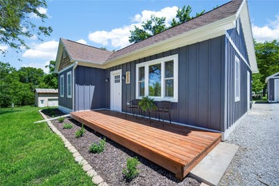 /international/us/223-n-western-street-stuart-ia-110108662118/