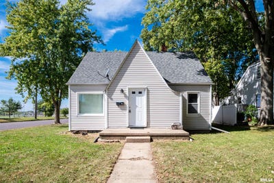 /international/us/1533-bacon-street-pekin-il-110120084376/