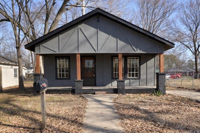 /international/us/402-n-morrill-street-morrilton-ar-110104784562/