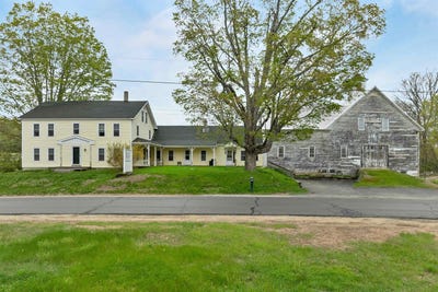 /international/us/79-high-street-pittsfield-nh-110105956425/
