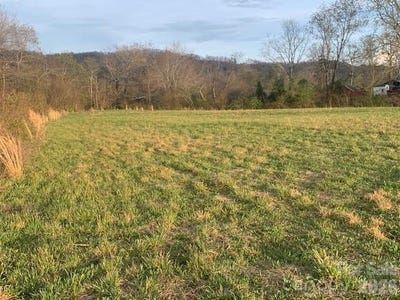 /international/us/7-33ac-com-chimney-rock-highway-edneyville-nc-110107005619/