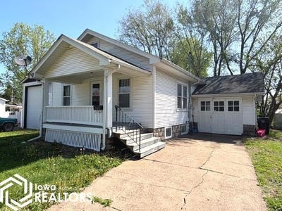 /international/us/310-n-adella-street-ottumwa-ia-110107481482/