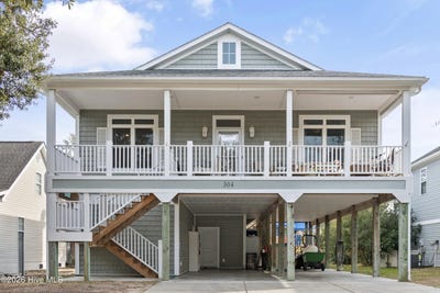 /international/us/304-ne-47th-street-oak-island-nc-110104275813/