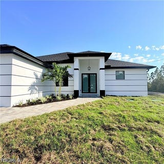 /international/us/800-e-7th-street-lehigh-acres-fl-110106734707/
