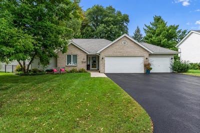/international/us/28-fernridge-drive-rockton-il-110120464573/
