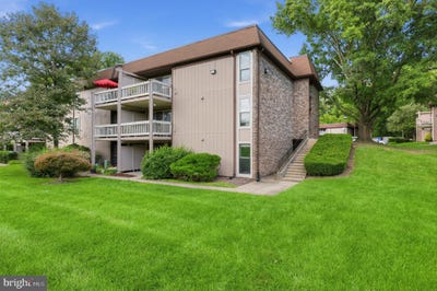 /international/us/5803-royal-ridge-drive-springfield-va-110110378814/