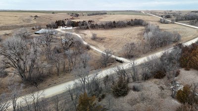 /international/us/489-county-661-ave-alton-ks-110105936920/