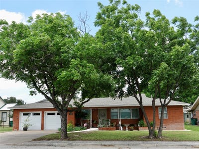 /international/us/1410-reynolds-street-goldthwaite-tx-110108348788/
