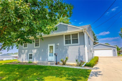 /international/us/1716-s-4th-avenue-e-newton-ia-110101299276/?lang=en