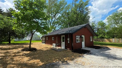 /international/us/205-s-maple-st-versailles-mo-110107822026/