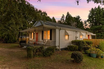 /international/us/2111-cannons-campground-road-spartanburg-sc-110120148959/