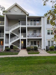 /international/us/1505-longley-ct-branchburg-twp-nj-110120723405/