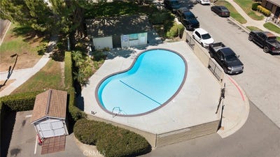 /international/us/5969-nelda-street-simi-valley-ca-110119650012/