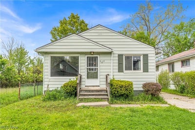 /international/us/16605-glenpark-avenue-cleveland-oh-110108234338/