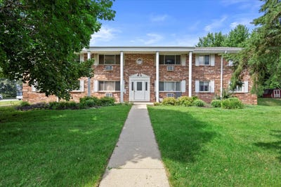 /international/us/n114w15680-sylvan-cir-germantown-wi-110101430279/