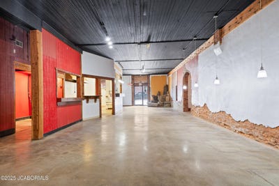 /international/us/103-e-broadway-ashland-mo-110107398723/