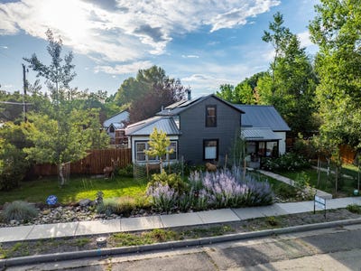 /international/us/329-s-4th-st-lander-wy-110101215493/