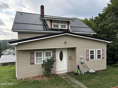 /international/us/228-e-2nd-street-everett-pa-110101219656/