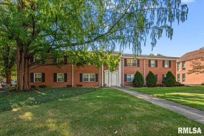 /international/us/1301-s-douglas-avenue-springfield-il-110120770875/