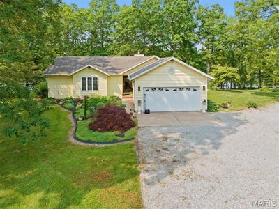 /international/us/2486-lakeside-drive-centralia-il-110099934707/