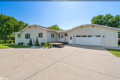/international/us/6235-us-highway-69-ames-ia-110108444715/