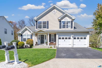 /international/us/255-acorn-lane-milford-ct-110107817816/