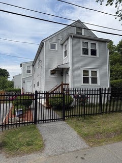 /international/us/12-curtis-st-methuen-ma-110108616983/