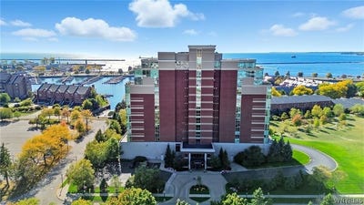 /international/us/132-lakefront-boulevard-buffalo-ny-110108351389/