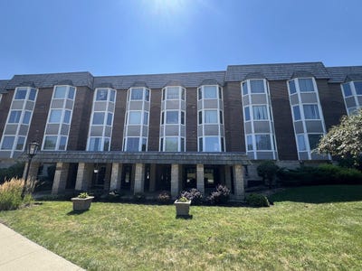 /international/us/500-thames-parkway-park-ridge-il-110107795338/