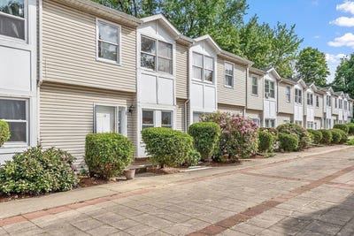 /international/us/2-howe-ter-boston-ma-110099796309/